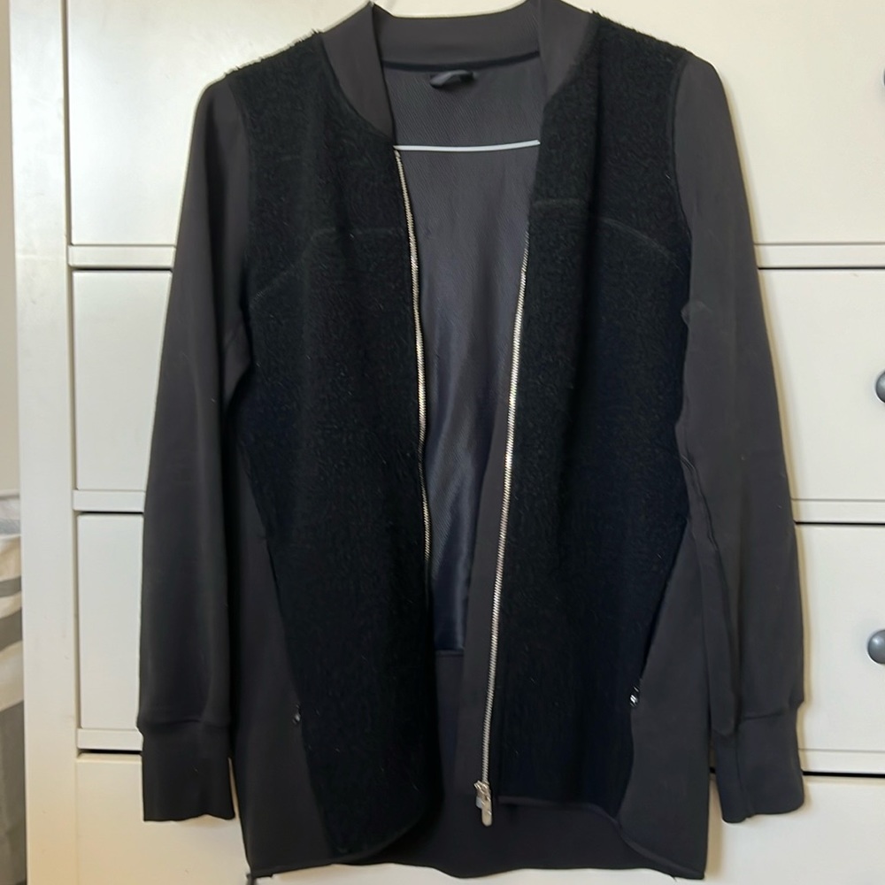 Lululemon jacket/zipup sweatshirt